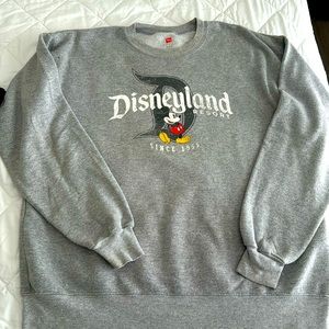 Disneyland Resort orginal pull over crewneck. Great condition.